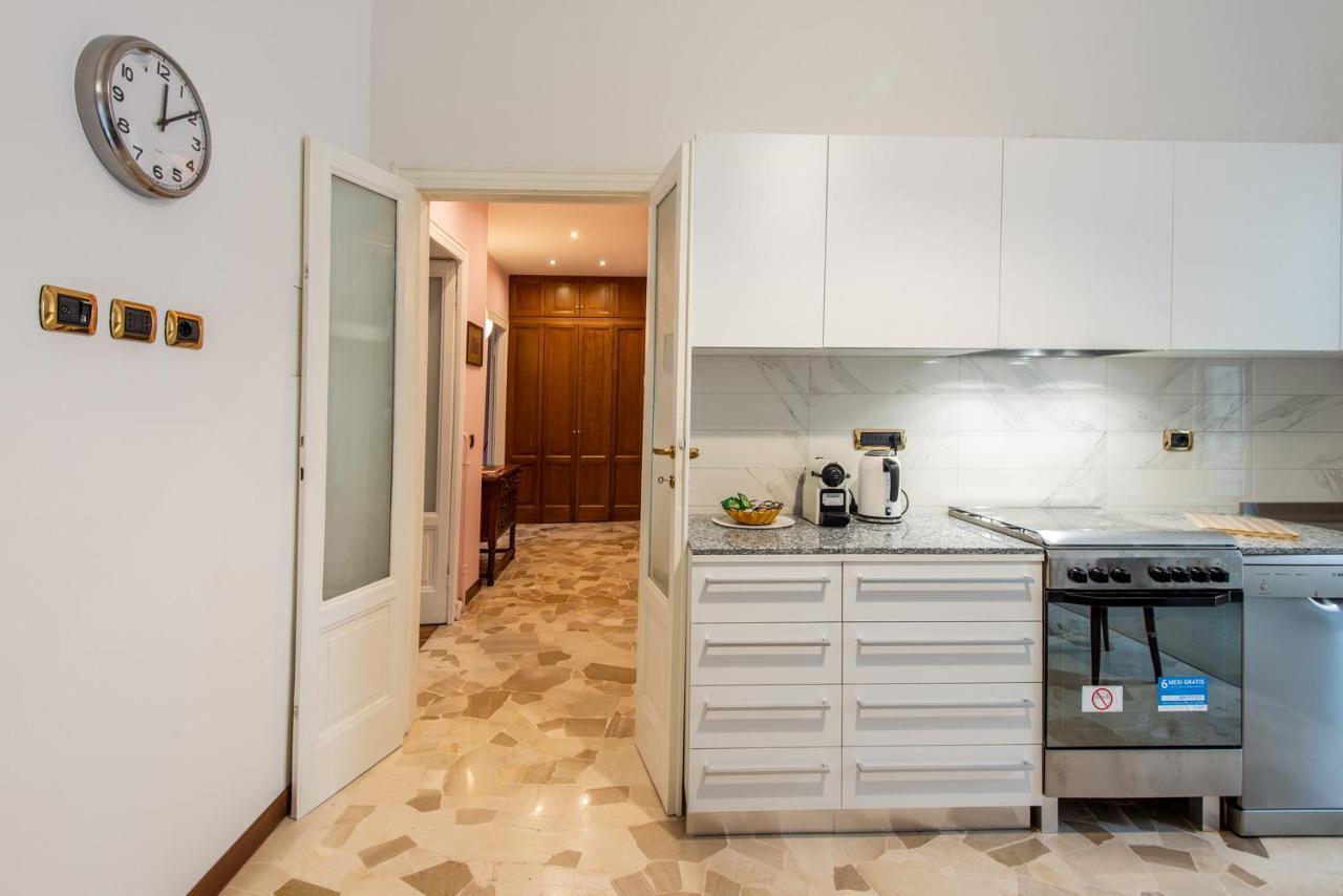 Elegante Casa Liberty Apartment Milan Bagian luar foto